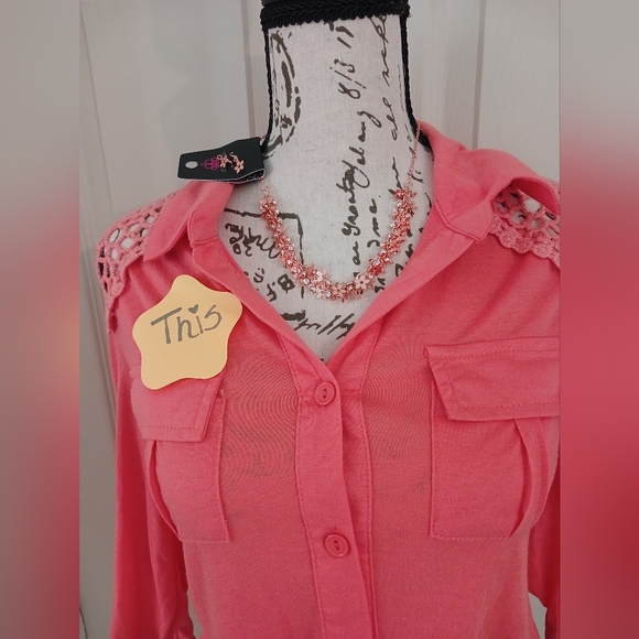 5/$25 Delia's XS NWT Coral Button-Up Tie Front Top with Crochet - Picture 3 of 4